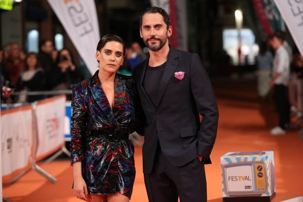 Mar&iacute;a Le&oacute;n y Paco Le&oacute;n posando / Gtres