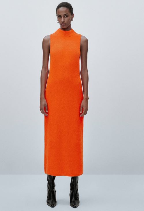 El vestido con cuello perkins de Massimo Dutti para resaltar al máximo en otoño