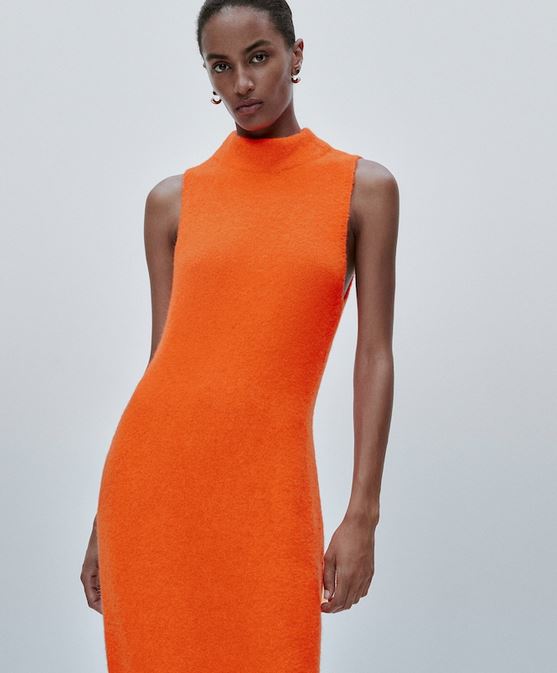 El vestido con cuello perkins de Massimo Dutti para resaltar al máximo en otoño