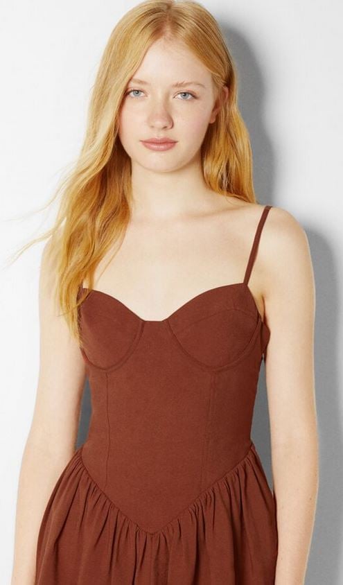 Bershka apuesta por los vestidos tipo bailarina para tu outfit de otoño