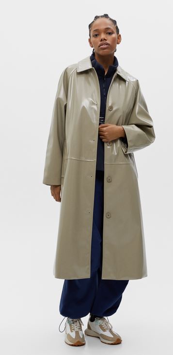 La gabardina de Pull&Bear que vas a necesitar en tus pr&oacute;ximas vacaciones oto&ntilde;ales en el norte