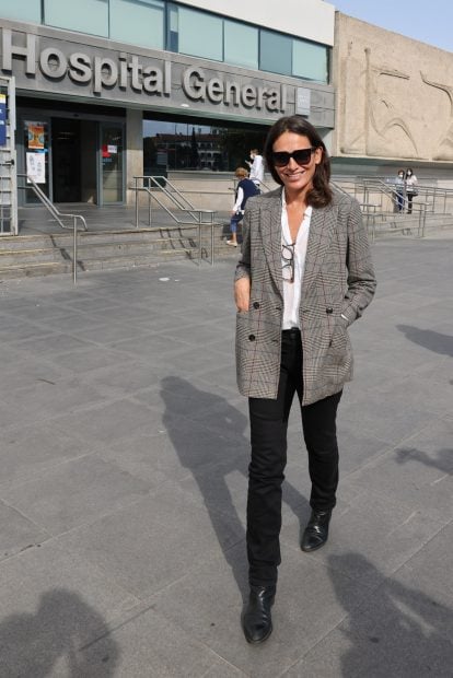 Laura Ponte saliendo del hospital