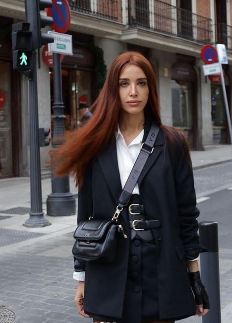 Consigue el look de falda y cinturón de Teresa Bass que tanto ha gustado