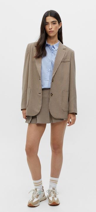 La blazer de cuadro vichy no pasa de moda, vuelve a ser tendencia otro año más