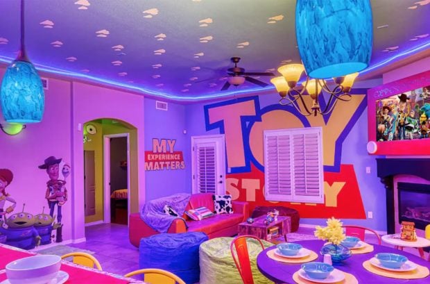 Toy Story / Airbnb