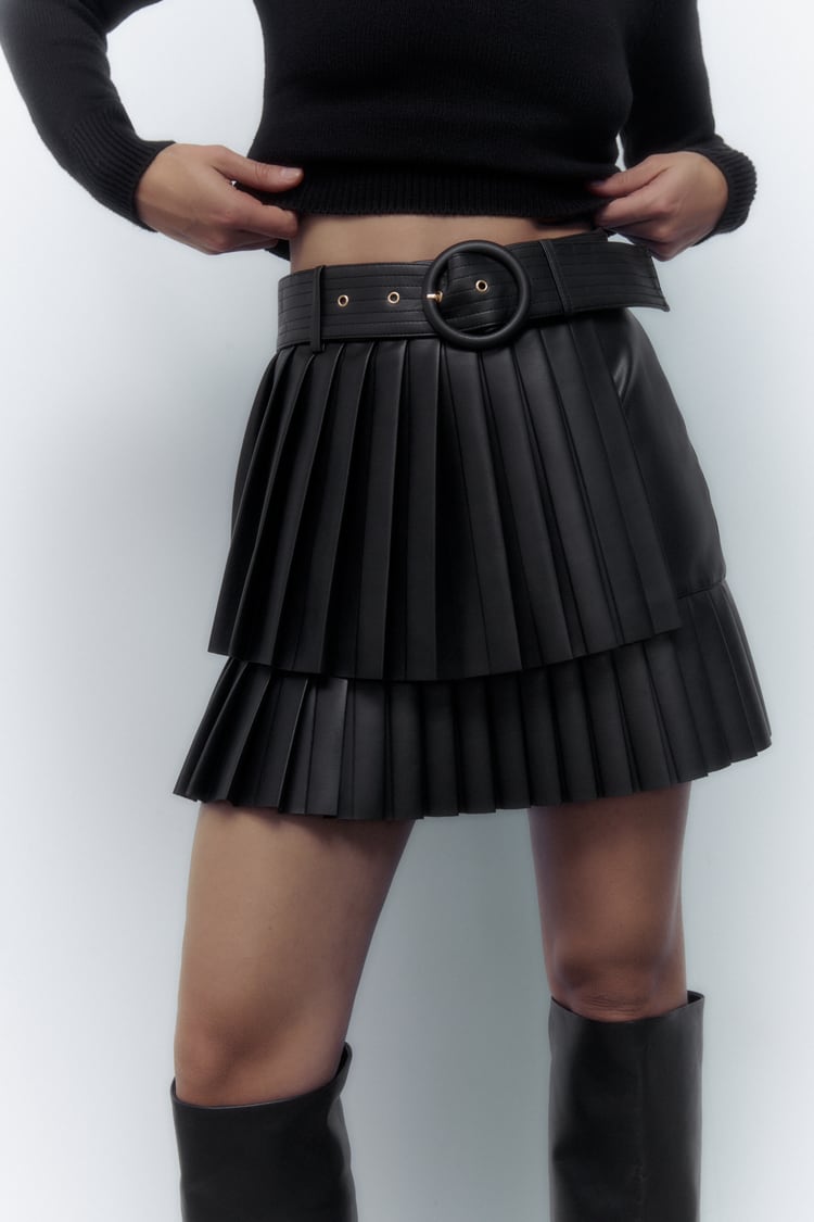 Ideas para combinar tus medias negras con diferentes outfits este otoño-invierno