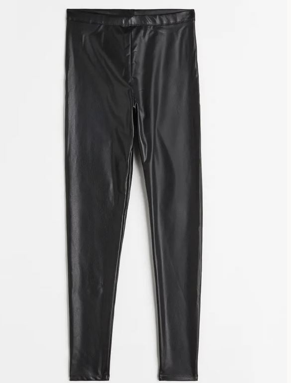 Los leggins efecto piel de H&M que resolver&aacute;n tu outfit este invierno