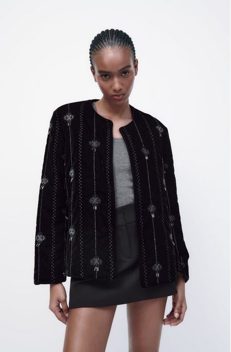 La chaqueta de Zara que te sirve para ir a la oficina o ir a una boda de invierno
