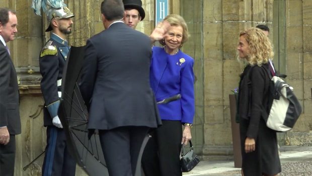 Do&ntilde;a Sof&iacute;a a su llegada a Asturias / Gtres