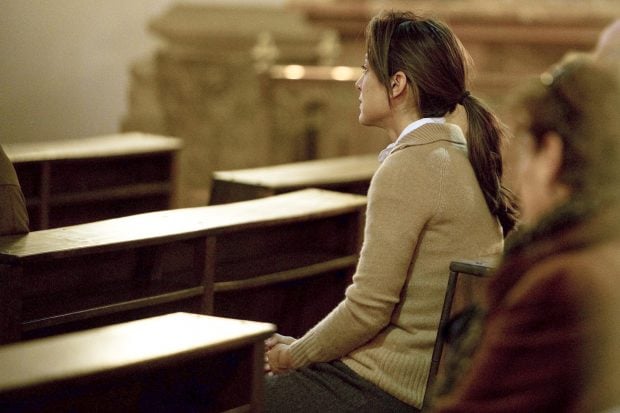 Tamara Falc&oacute; en la iglesia / Gtres