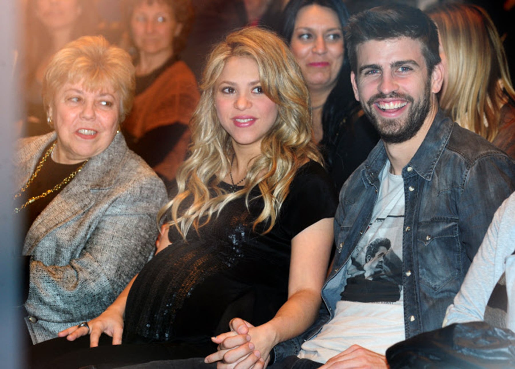 Shakira, Piqu&eacute; y Nidia Ripoll en 2013 / Gtres