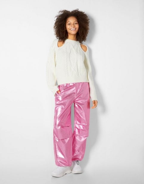 Pantalones metalizados: la tendencia que seguir&aacute; siendo viral este invierno