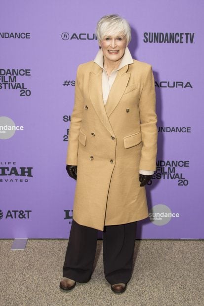 Glenn Close con una chaqueta en un photocall de Los Ángeles / Gtres