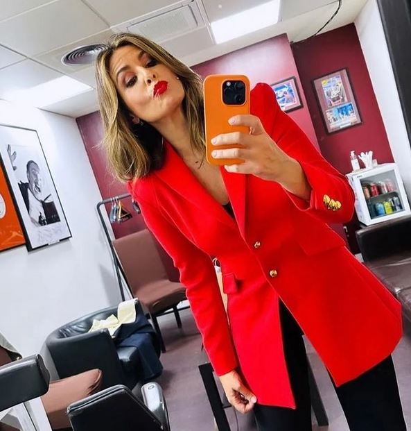 La americana roja que está triunfando en televisión