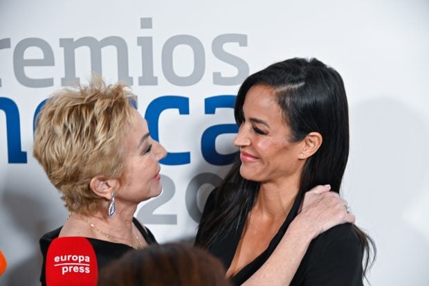 Ana Rosa Quintana y Bego&ntilde;a Villac&iacute;s en un evento / Gtres
