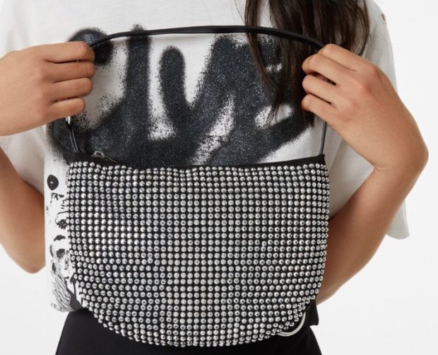 Bolso tachuelas Bershka