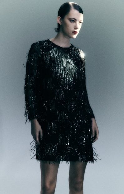 Vestido de flecos de Zara