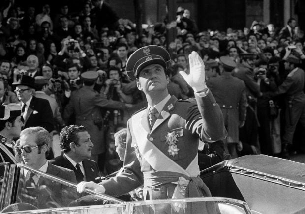 El Rey Juan Carlos despu&eacute;s de su proclamaci&oacute;n / Gtres