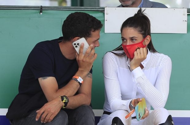 Sira Martínez junto a un amigo en Madrid / Gtres