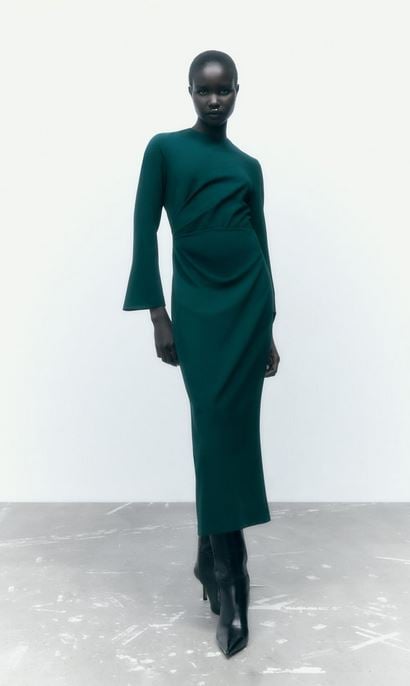 Zara lo tiene claro, apuesta por el vestido de tubo verde que te podrás poner estas navidades