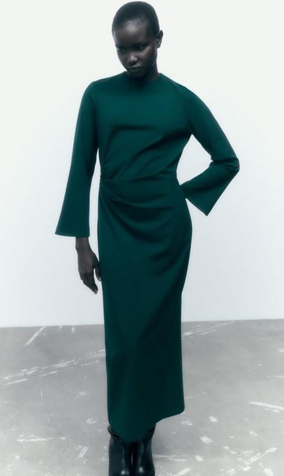 Zara lo tiene claro, apuesta por el vestido de tubo verde que te podrás poner estas navidades