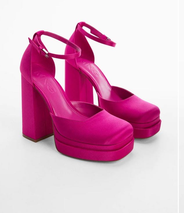 Hemos encontrado unos zapatos de Mango que son idénticos a los de Versace y por menos de 50€