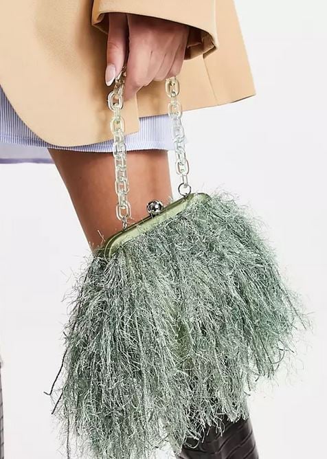 &iexcl;No te puedes quedar sin este bolso de Asos! Le dar&aacute; un toque de luz a tu look de Navidad