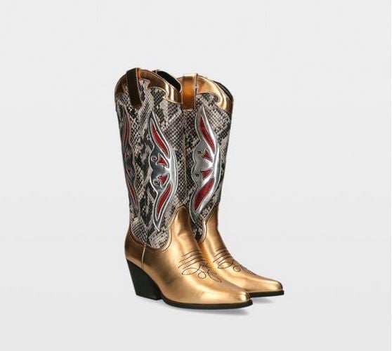 Las botas de Laura Escanes que est&aacute;n arrasando: espectaculares y rompedoras
