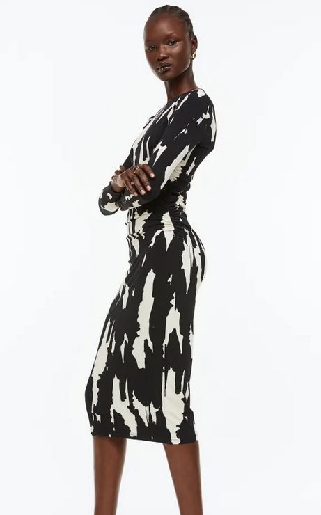 Sorprende en la cena de empresa con este vestido de H&M que te har&aacute; cuerpazo