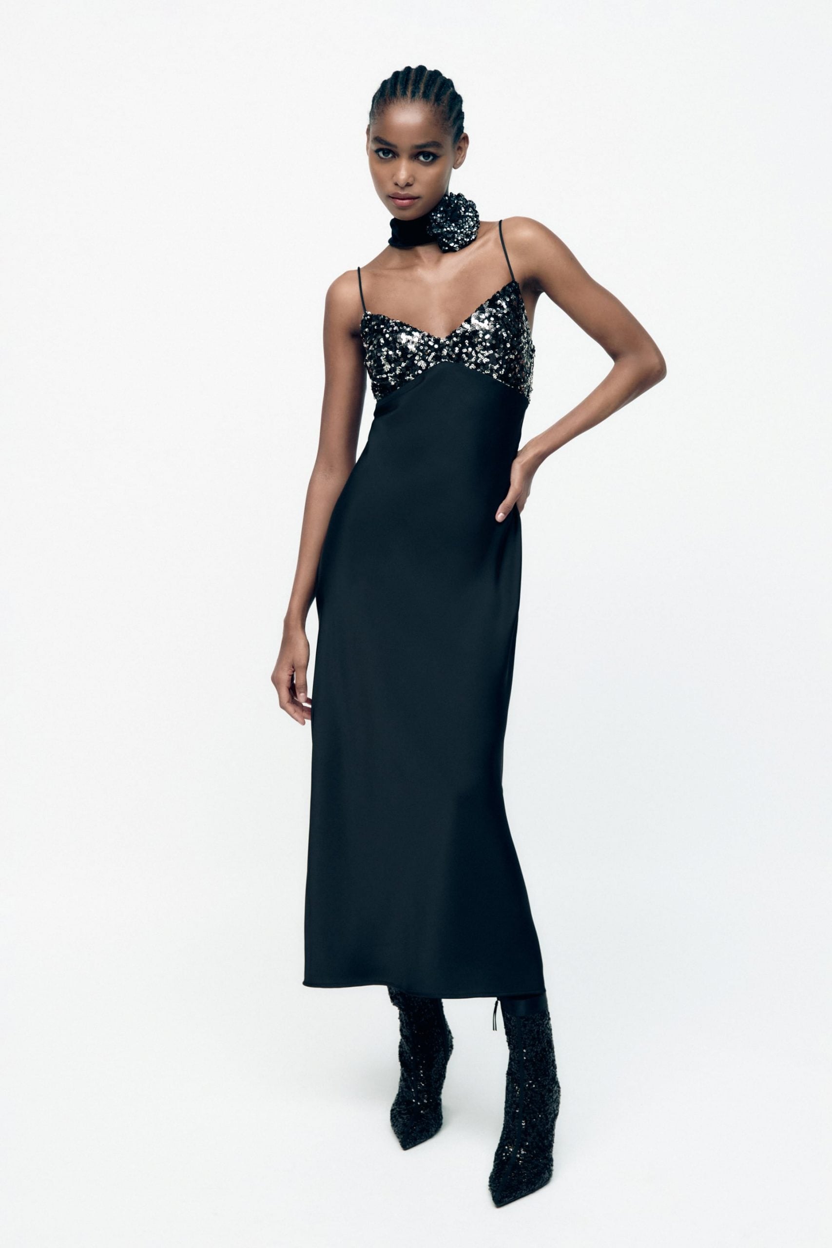 Vestido lencero de lentejuelas / Zara