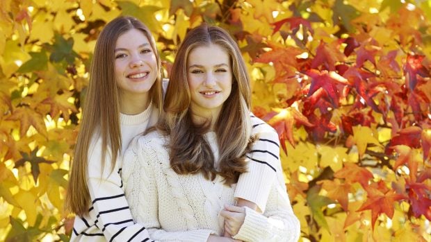 La Princesa Leonor y la Infanta Sof&iacute;a felicitan la Navidad 2022 / Casa Real 