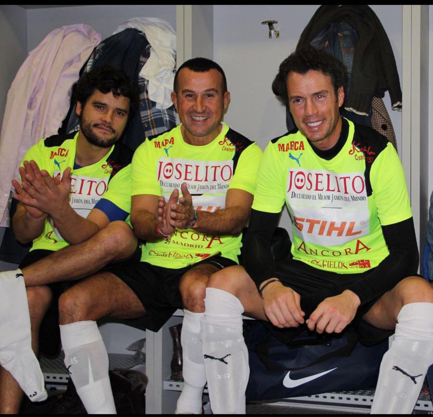 Richy, rodeado de los toreros Miguel Abell&aacute;n y Finito de C&oacute;rdoba / Richy Castellanos