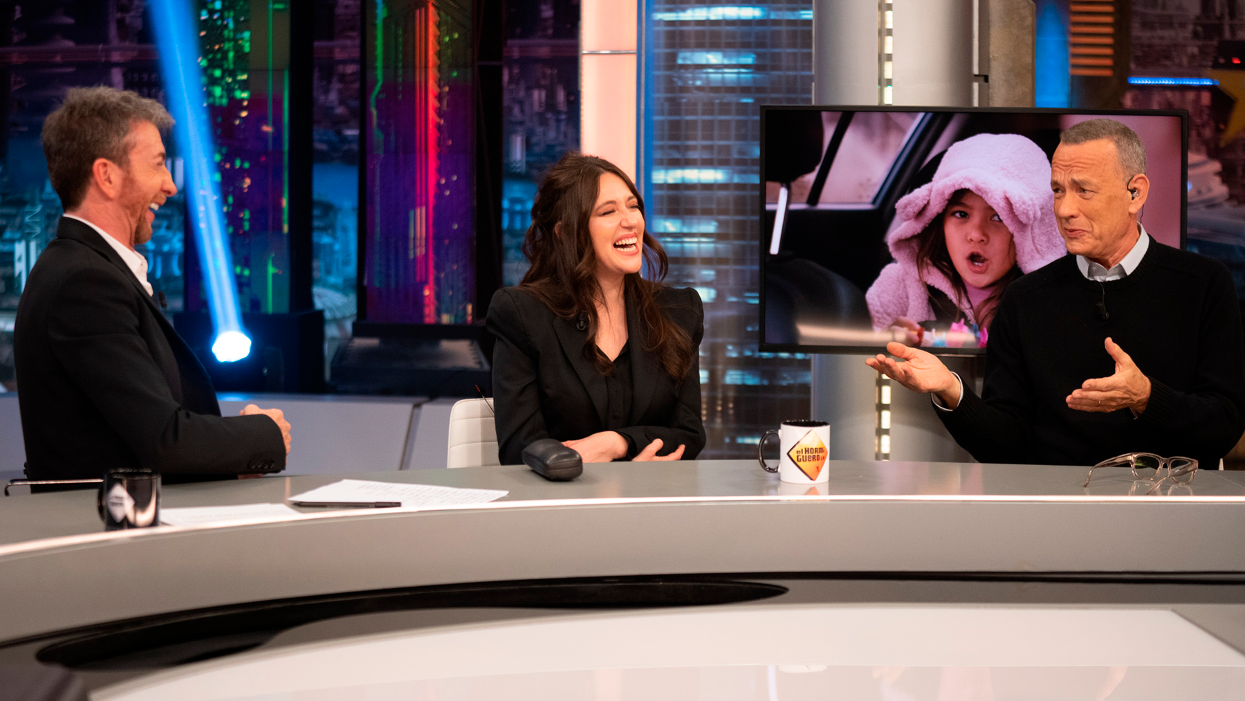Tom Hanks y Mariana Trevi&ntilde;o en 'El Hormiguero' / Gtres