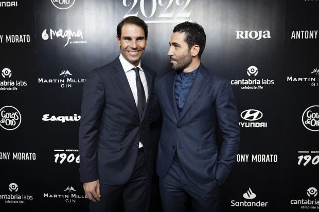 Rafa Nadal y Miguel &Aacute;ngel Silvestre en un photocall / Gtres