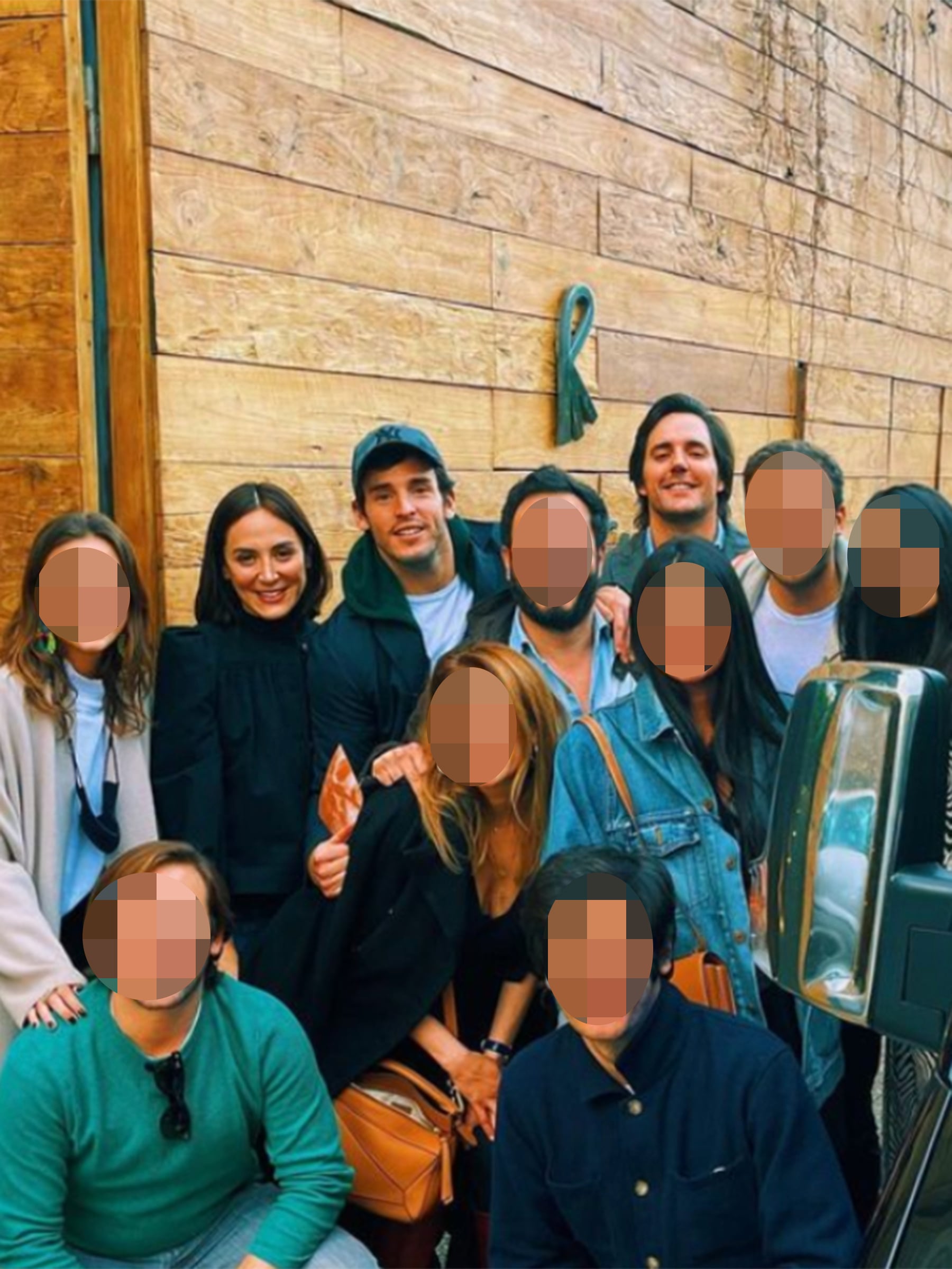 Grupo de amigos de Tamara Falc&oacute; e &Iacute;&ntilde;igo Onieva / Instagram