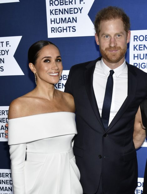 Meghan Markle y el príncipe Enrique en un photocall / Gtres