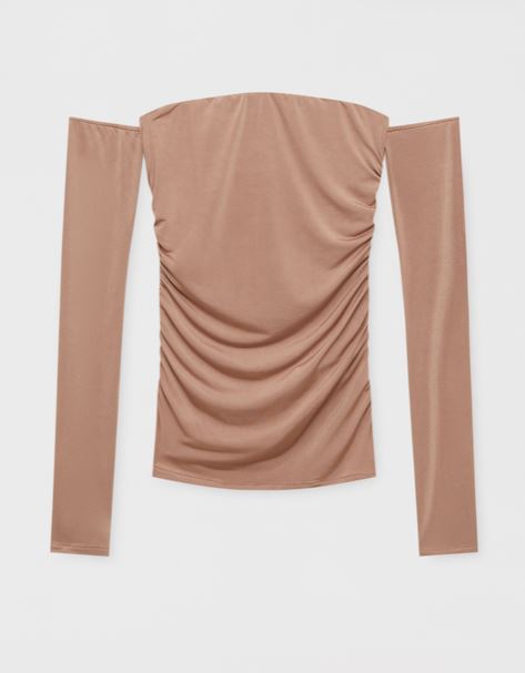 La camiseta de manguitos de Pull&Bear que te dar&aacute; rollazo esta nochevieja por menos 20&euro;