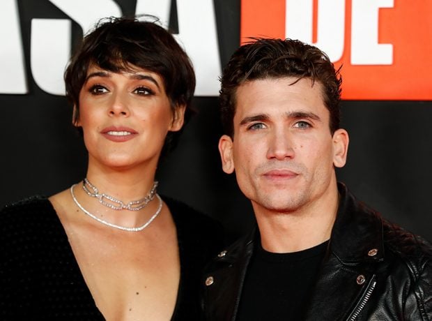 Belén Cuesta y Jaime Lorente en un photocall / Gtres