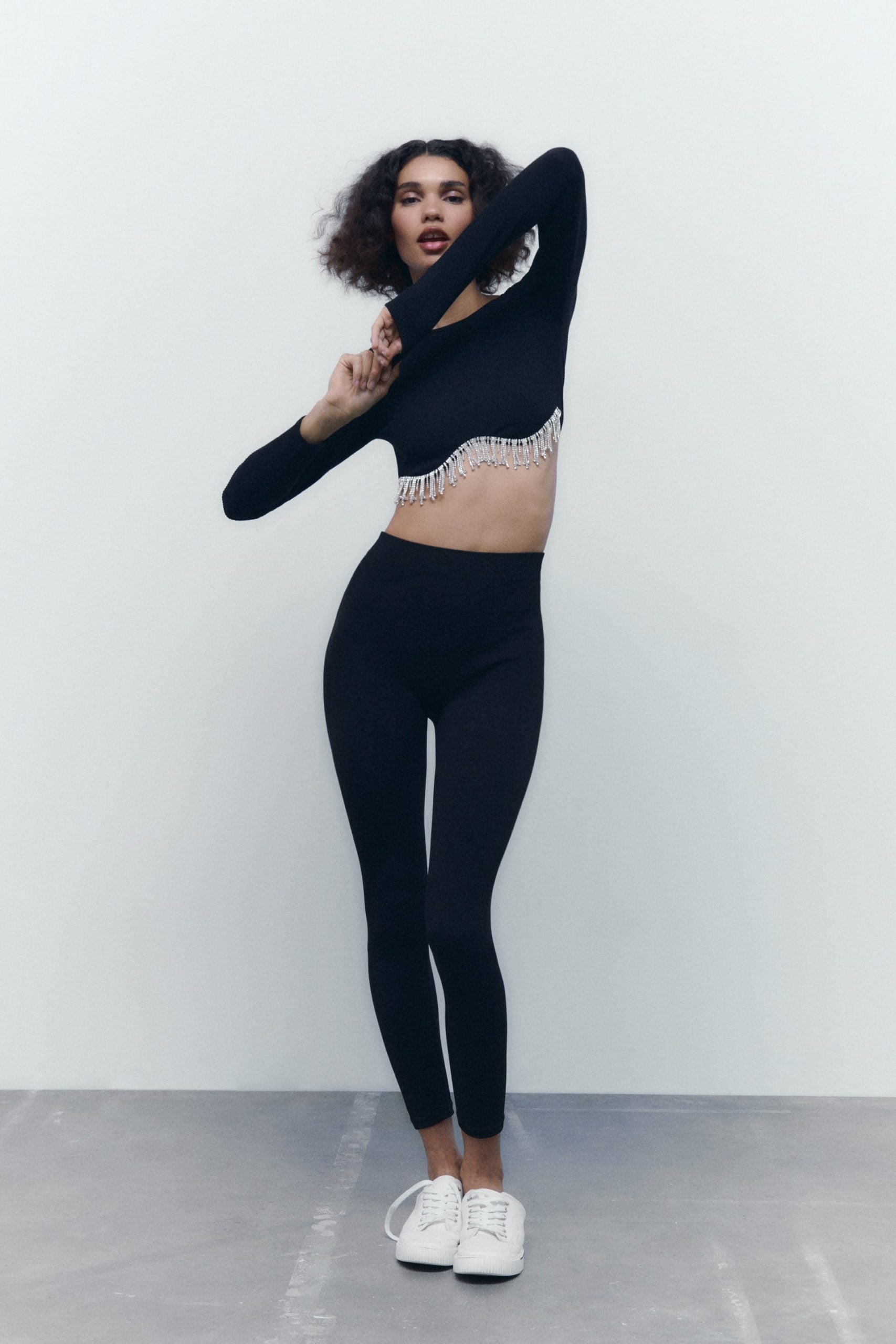 Amelia Bono se une al mundo de las influencer con este top elegante de Zara