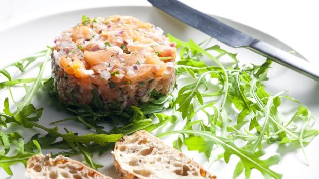 Tartar de salm&oacute;n con aguacate / Gtres