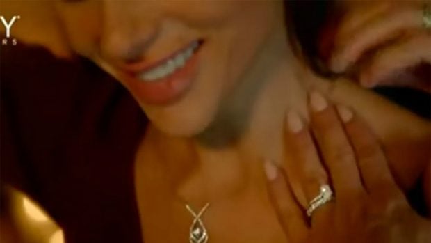 Anuncio promocional de joyas de Kay Jewerls / Kay Jewerls