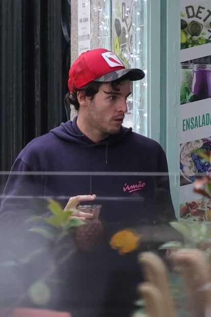 &Iacute;&ntilde;igo Onieva tomando un smoothie por Madrid / Gtres