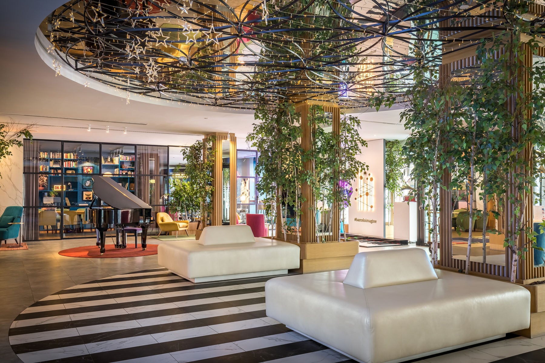 Hotel Barcel&oacute; Imagine / Fly to the moon