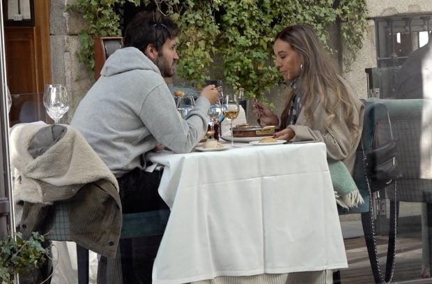 Guillermo B&aacute;rcenas cenando con Loreto Sesma / Gtres