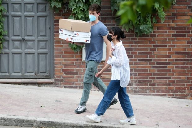 Aitana y Miguel Bernardeau de mudanza en la casa que compartían / Gtres