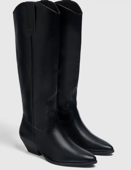 ¡Las tenemos! Las botas de Emily Ratajkowski que están arrasando en Pull&Bear