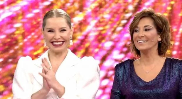 Soraya Arnelas y Adela Gonz&aacute;lez en 'Mediafest Night Fever' / Telecinco