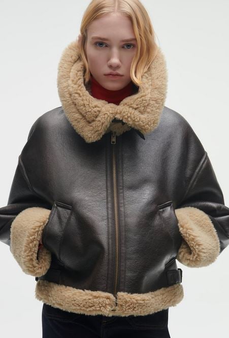 Vuelve a Zara la chaqueta corta de doble faz que est&aacute; arrasando en rebajas