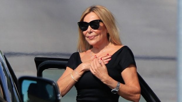 Ana Obreg&oacute;n en el funeral de su padre / Gtres