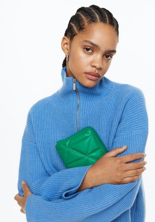El jersey de H&M que está super rebajado y que dará color a tu look